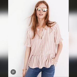 Madewell woman's button down shirt sleeve blouse with ruffled bottom